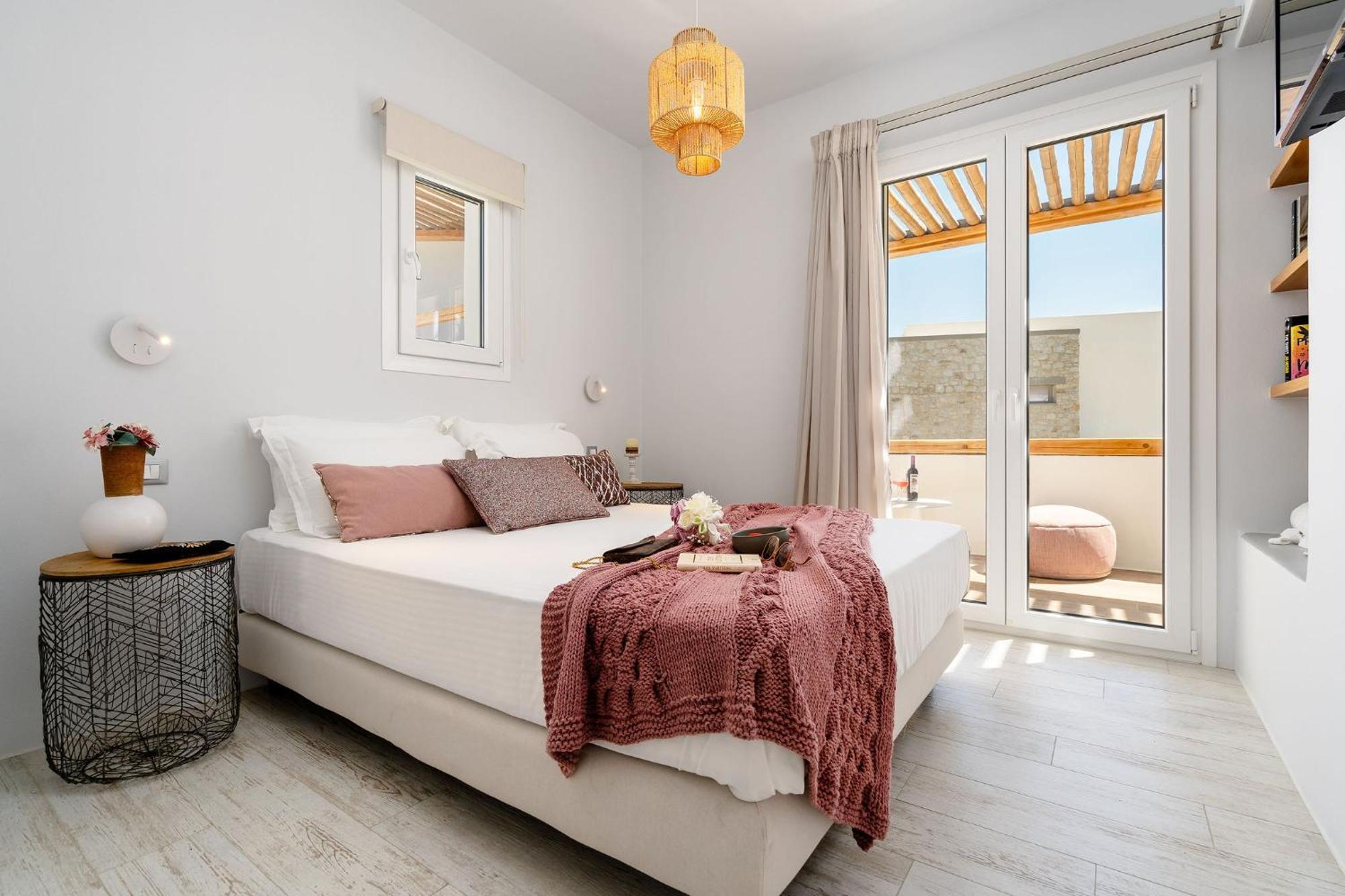 Sunday Luxury Suites Agia Anna  Dış mekan fotoğraf