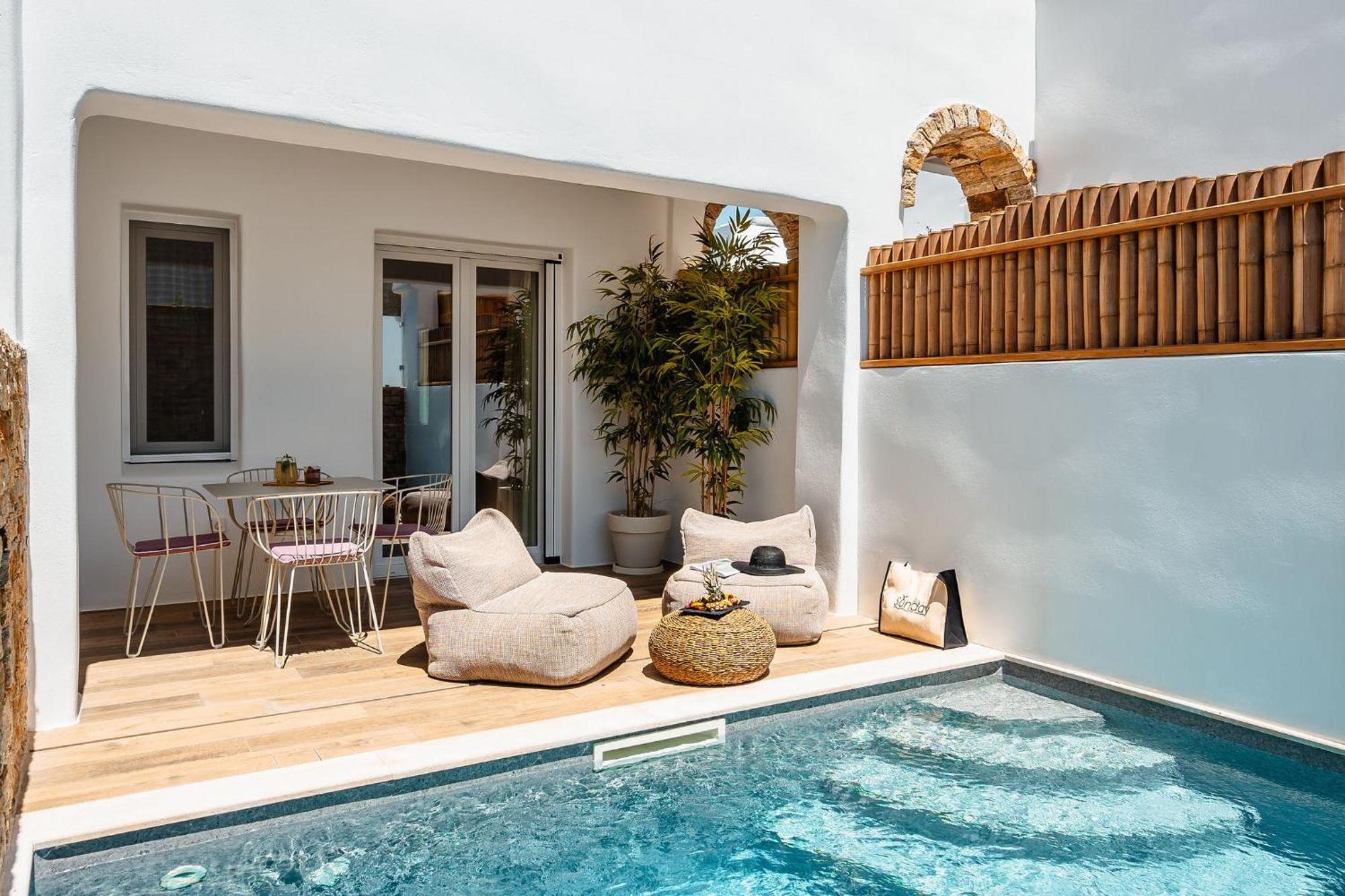 Sunday Luxury Suites Agia Anna  Dış mekan fotoğraf