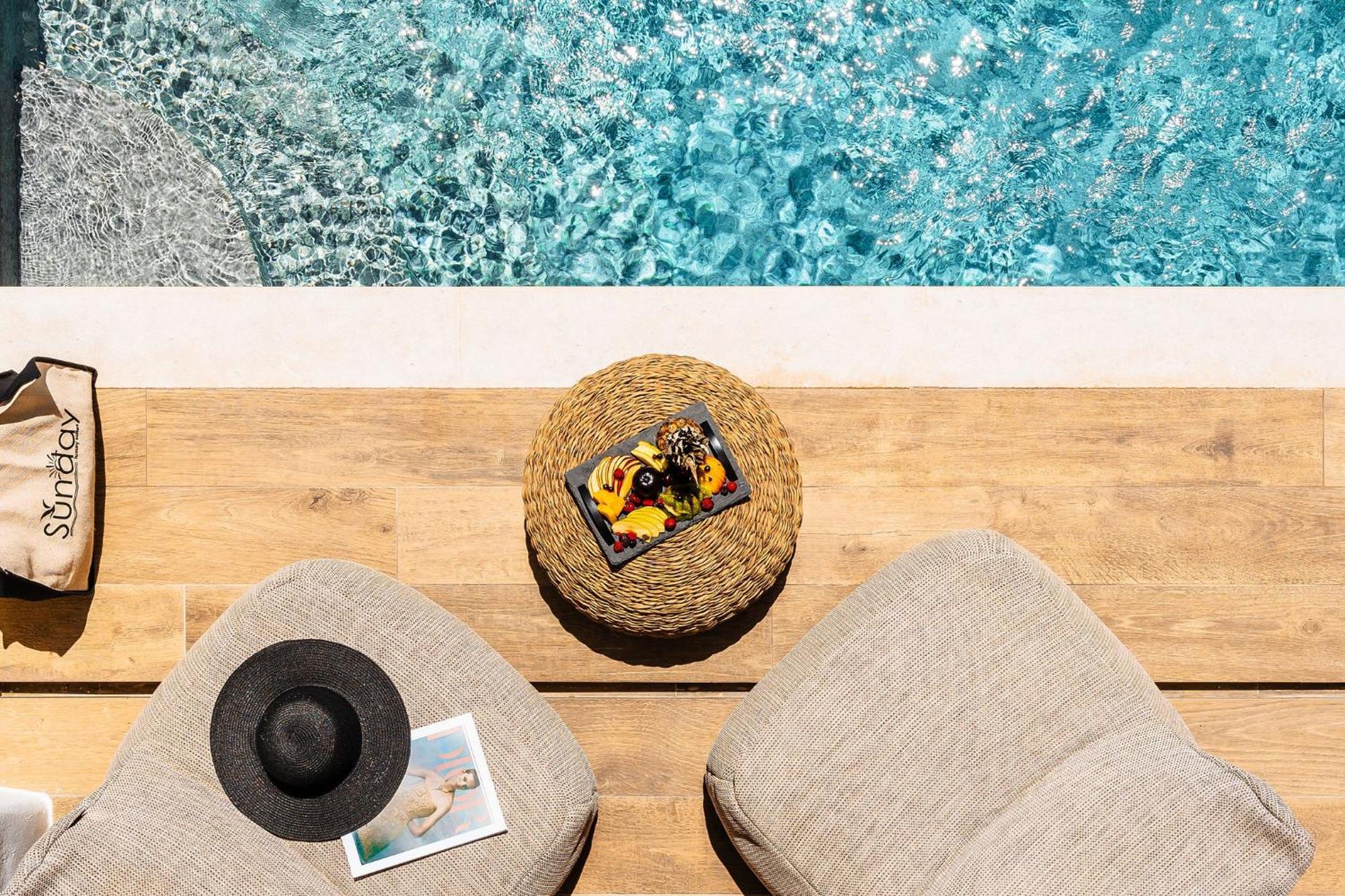 Sunday Luxury Suites Agia Anna  Dış mekan fotoğraf