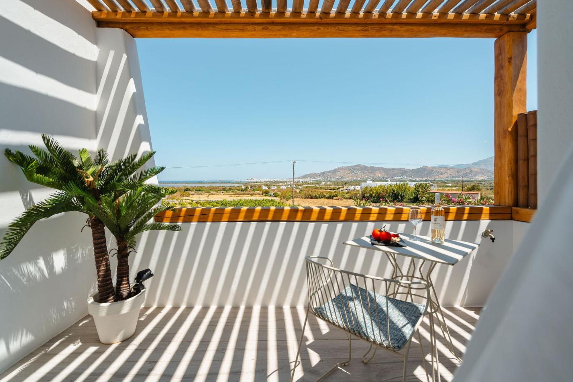 Sunday Luxury Suites Agia Anna  Dış mekan fotoğraf